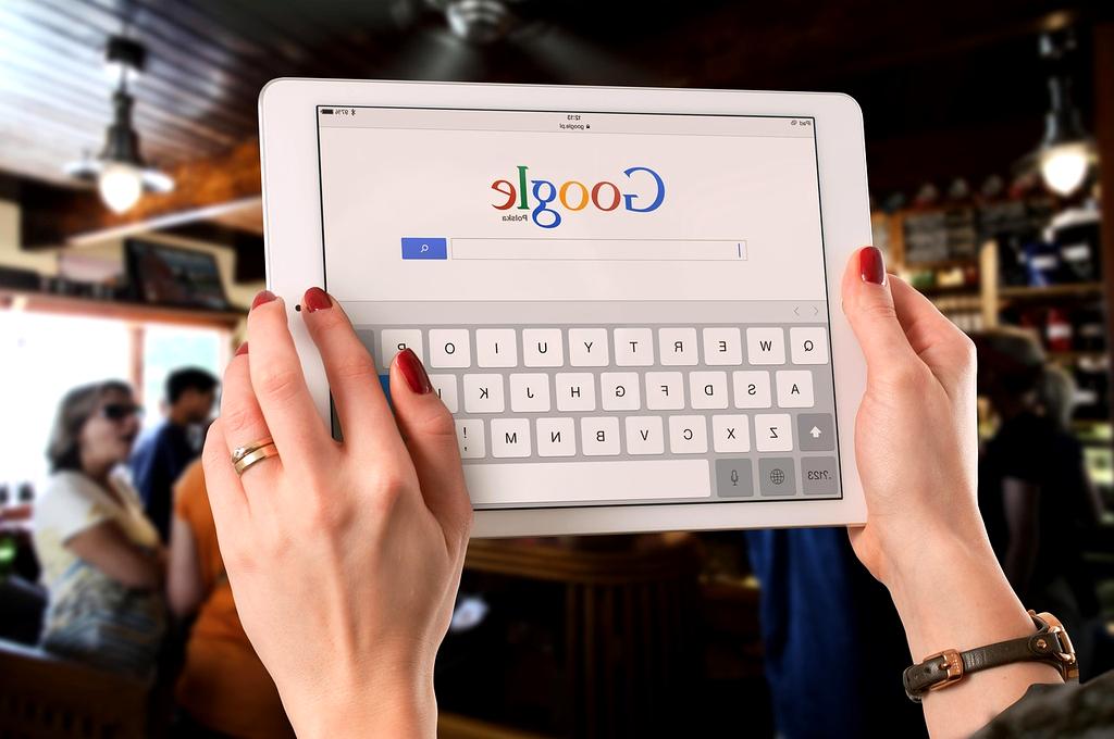 Advanced neural interface headset with holographic displays